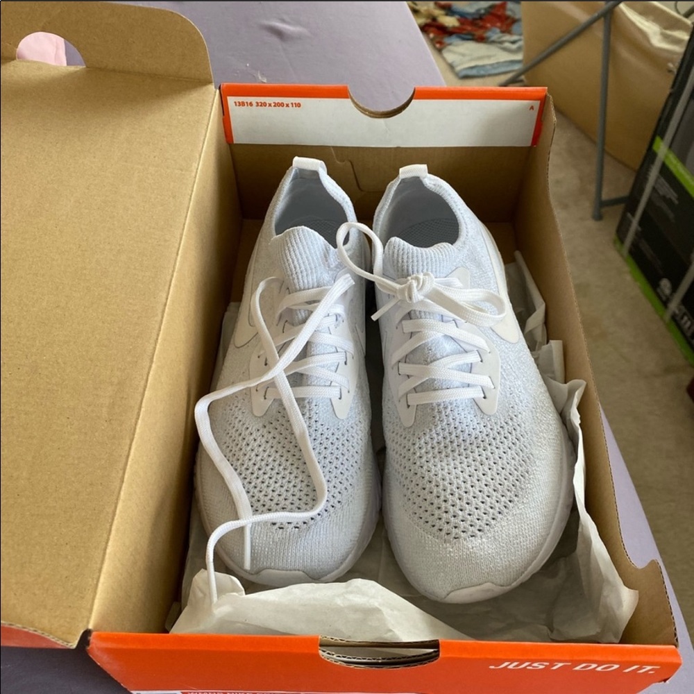 REPOSHING: Nike sneakers